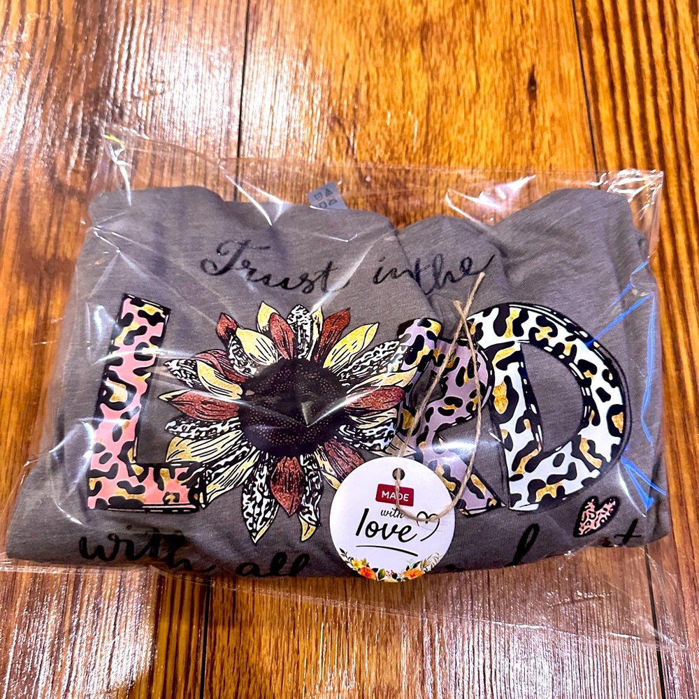 Customized graphic tee - Picture 5 of 5